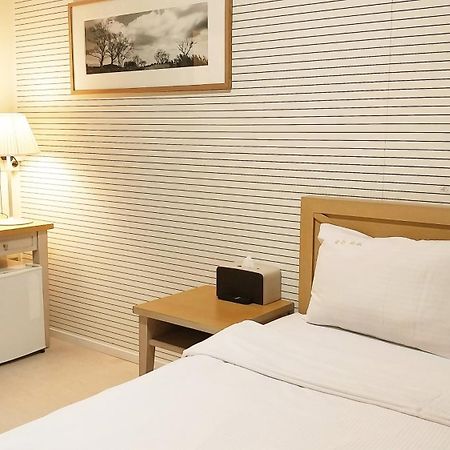 Golden Park Hotel Jeju Exterior photo
