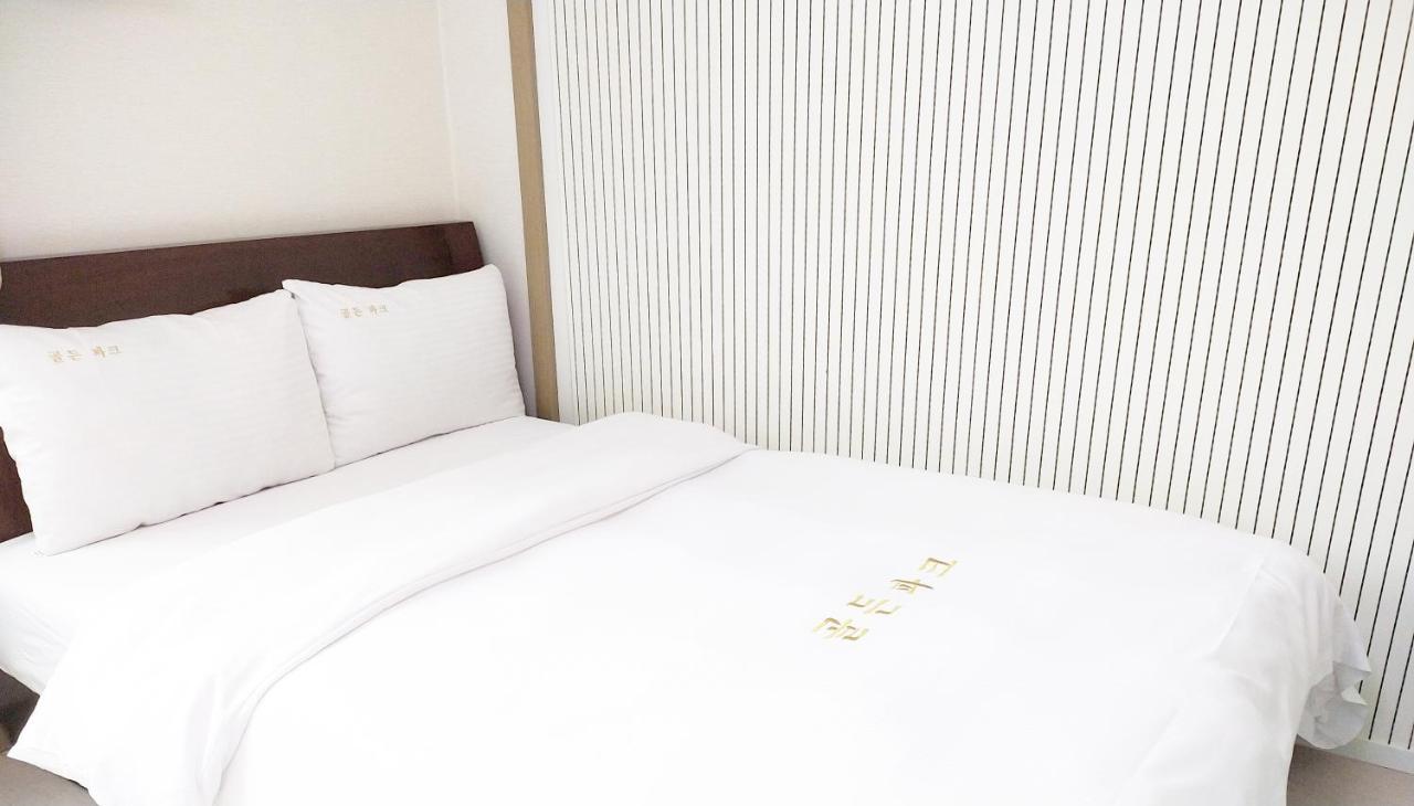 Golden Park Hotel Jeju Exterior photo