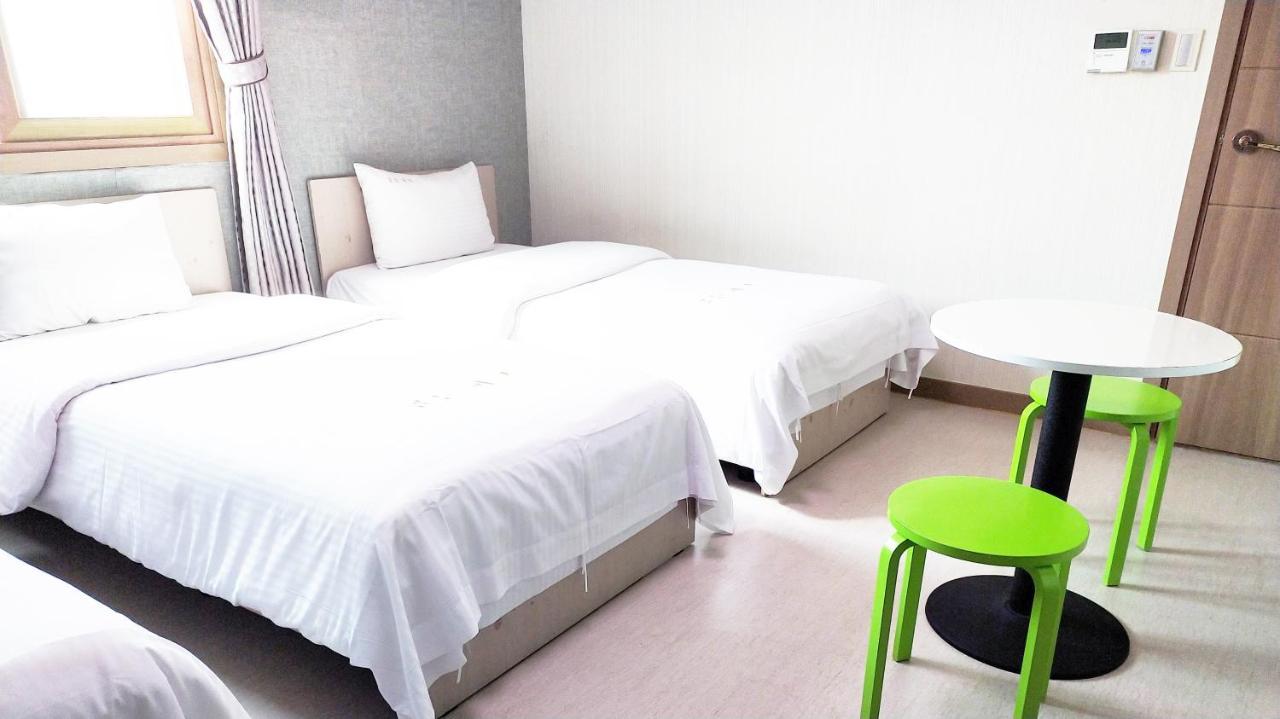 Golden Park Hotel Jeju Exterior photo
