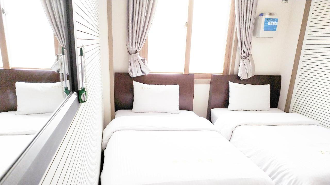 Golden Park Hotel Jeju Exterior photo